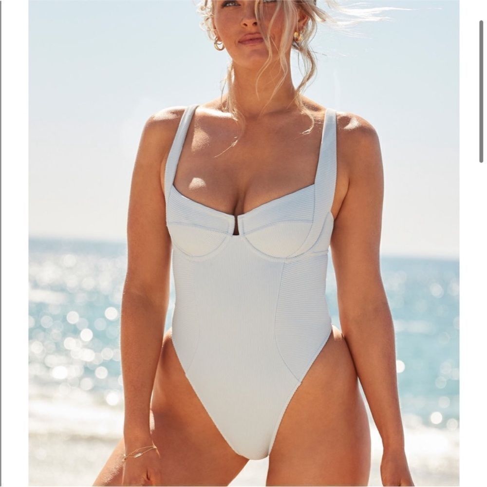NWT Swimsuits For All GOLD Camille Collection Ribbed One Piece Swimsuit Size L